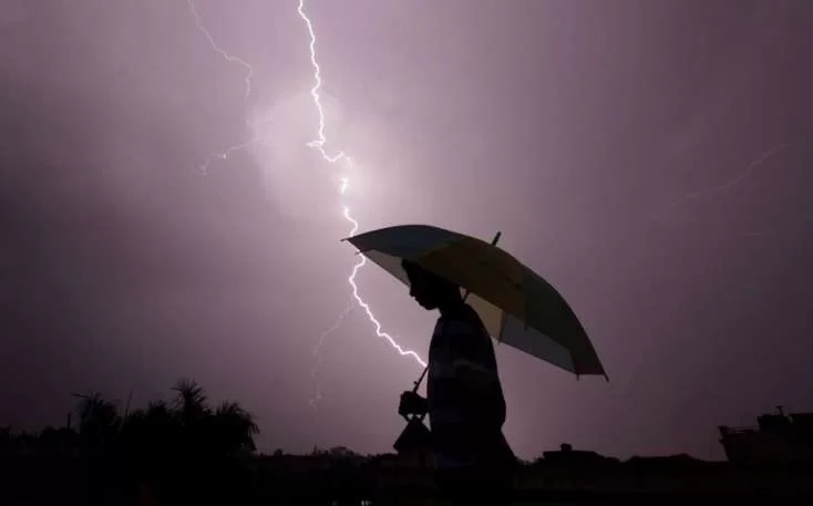 DƏHŞƏT ! Yeniyetməni ildırım VURDU ..