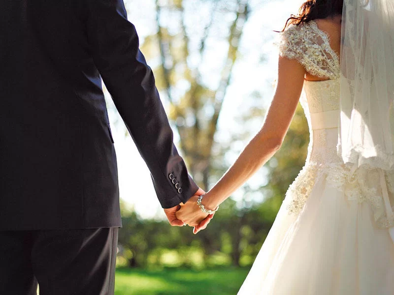 Bakıda bəy məşhur müğənnini açıq geyiminə görə toydan qovdu