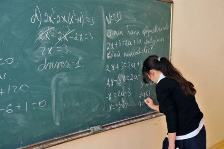 Bakıda məktəbli qız vəfat etdi