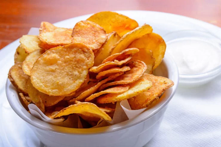 Azərbaycanda azyaşlı çipsidən zəhərlənib  öldü