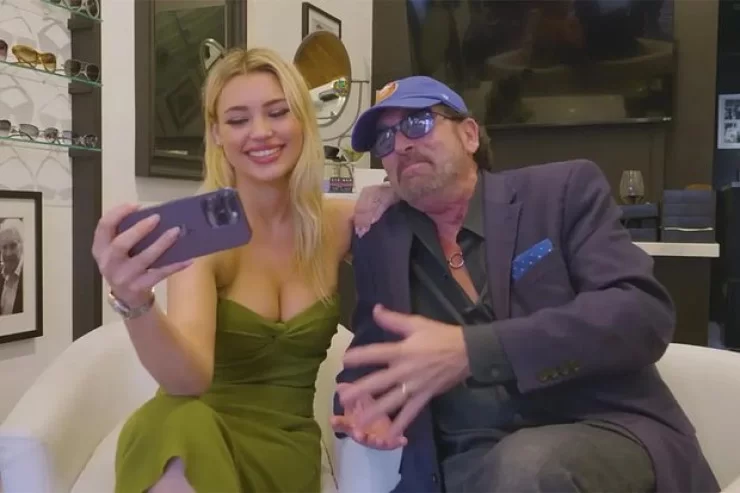 24 yaşlı məşhur müğənni 60 yaşlı kişi ilə evləndi