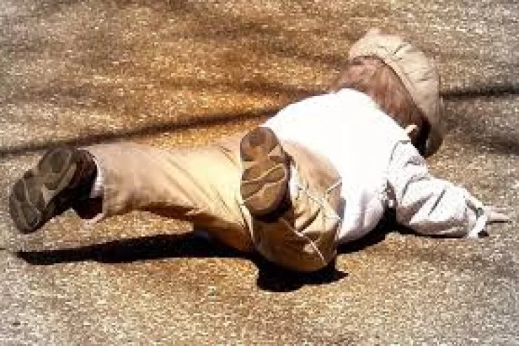 Cəlilabadda FACİƏ: 3 yaşlı uşaq yıxılıb öldü