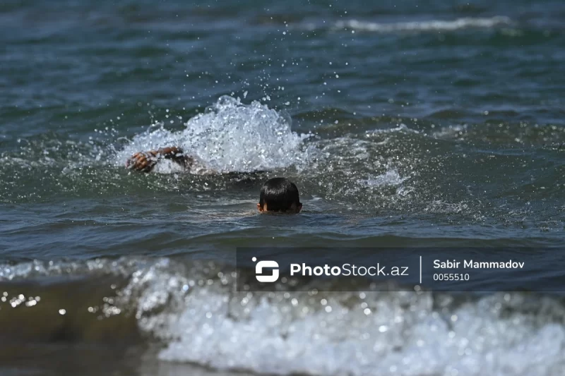 Bakıda üç nəfər dənizdə batdı: İkisi qardaşdır