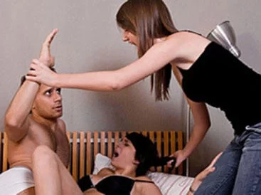 “Ərim məni əxlaqsızlıq etməyə, pul qazanmağa məcbur edirdi” - Dəhşətli qətlin şok təfərrüatı