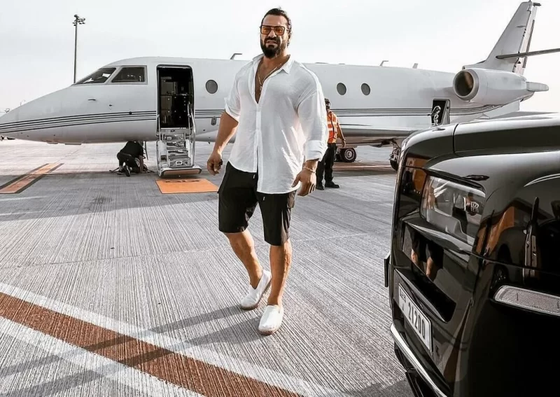 Bakıda diqqət çəkən "yolka"lı "Ferrari"nin sahibi o imiş - VİDEO