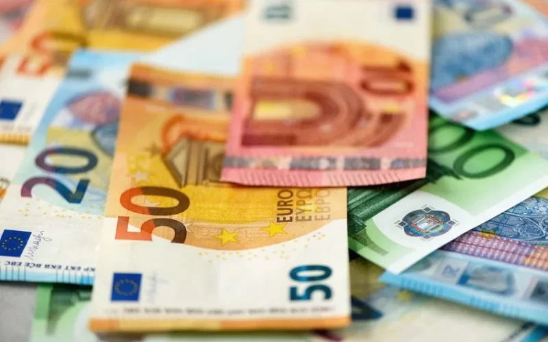 Dollar görün nə qədər oldu - MƏZƏNNƏ