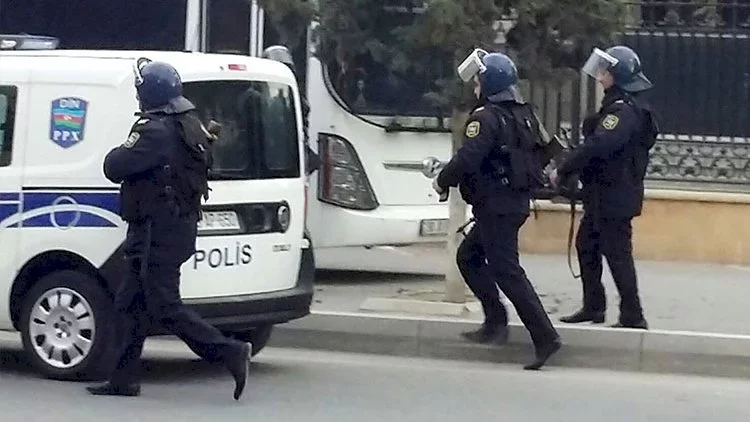 Bakıda polis əməliyyat keçirdi - Həbs olunanlar