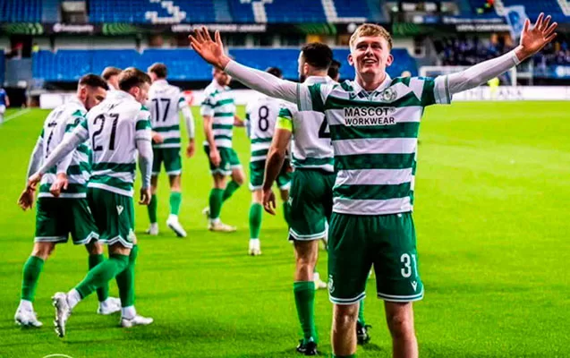 Tarixə düşən qolu vurdu, sabahısı məktəbə getdi - Video