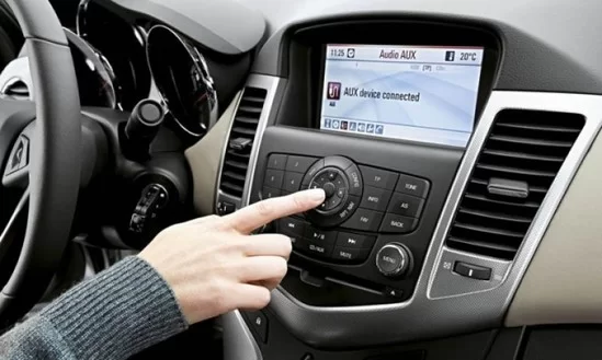 Maşında Dinləniləcək Ən Yaxşı Mahnılar – Yol Səfərləri üçün Hitlər