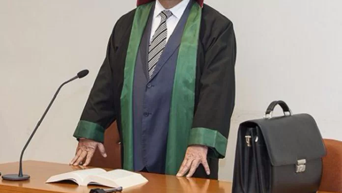 Ötən il 12 vəkilin fəaliyyəti müvəqqəti dayandırılıb