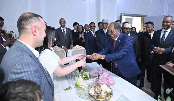 Prezident ASAN Xidmətdə nikaha şahidlik etdi - Foto