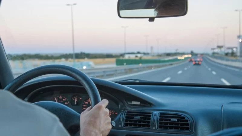 75 yaşdan yuxarı şəxslərə maşın sürmək qadağan edildi - YENİ QƏRAR