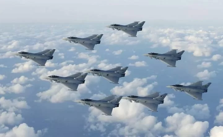 Qırıcılar havaya qalxdı, əməliyyat başladı - Video