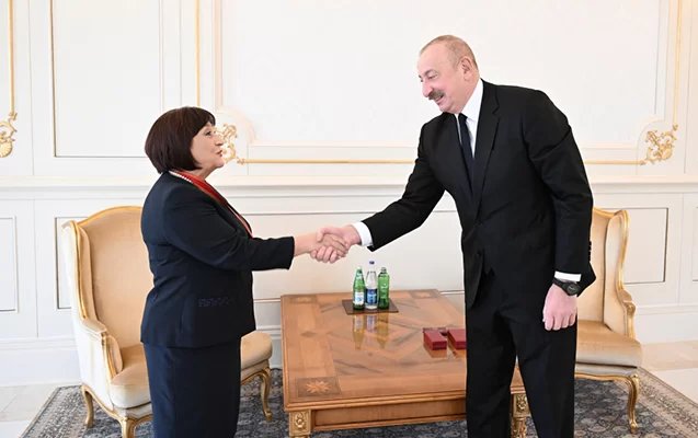 İlham Əliyev Sahibə Qafarovaya “Şərəf” ordenini təqdim etdi - Fotolar