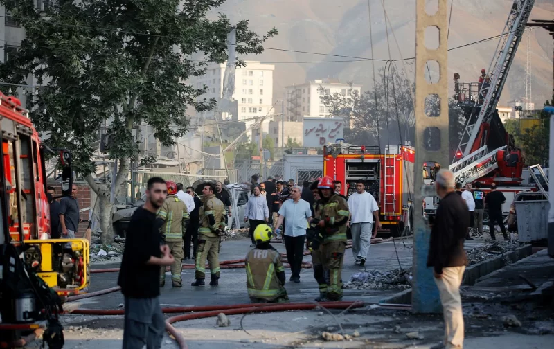 İran İsrailə raketləri suyun altından buraxdı - Video