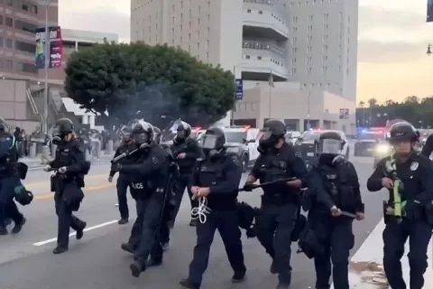 Kütləvi etirazlar BAŞLADI: Milli Qvardiya şəhərə yeridilir