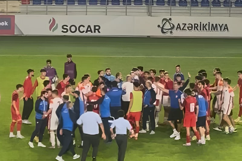 Azərbaycan - Monteneqro oyunundan sonra KÜTLƏVİ DAVA - VİDEO