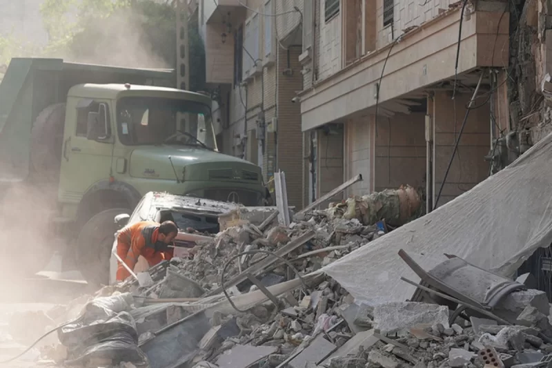 İran İsrailin hücumlarını dayandırmaq üçün iki ölkədən kömək istəyib