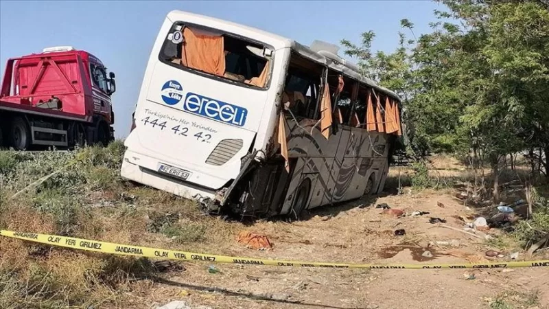 Sərnişin avtobusu aşdı: 1 ölü, 26 yaralı