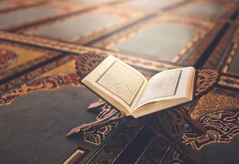 Quran dərsində molla şagirdləri çubuqla döydü - Video