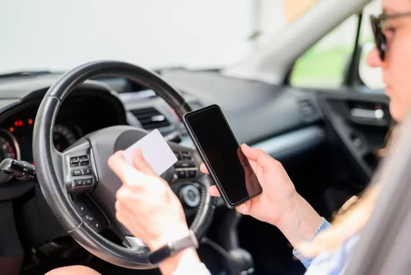 Sürücülük vəsiqəsinin rüsumu İKİQAT ARTIRILACAQ