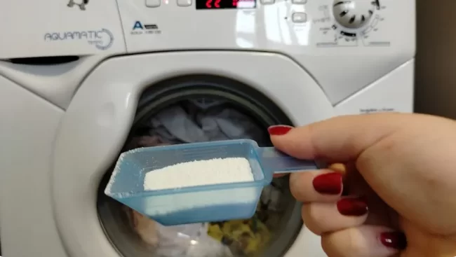 Sadəcə bir qaşıq tökün: Paltarlarınız təzə kimi olacaq