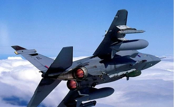 Hərbi təyyarə qəzaya uğradı: Pilotlar öldü