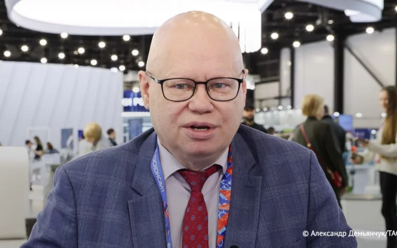 Lavrov vəzifəsindən azad edildi