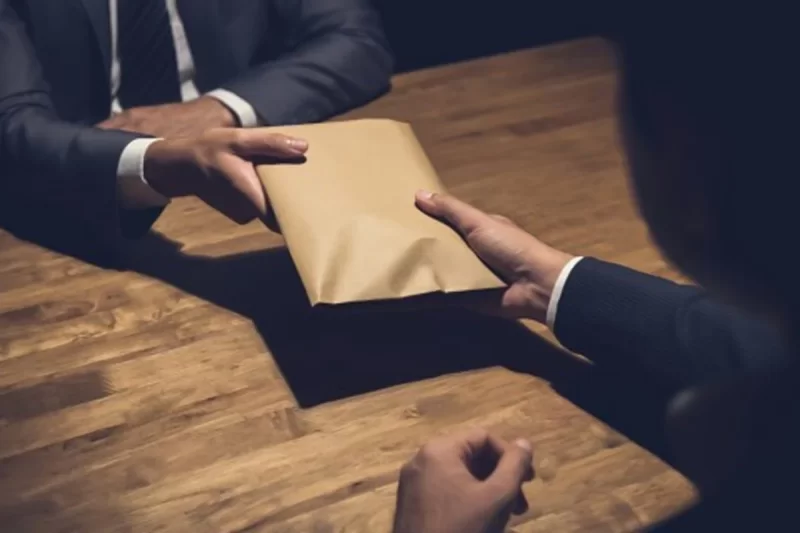 Prokuror rüşvət alarkən TUTULDU