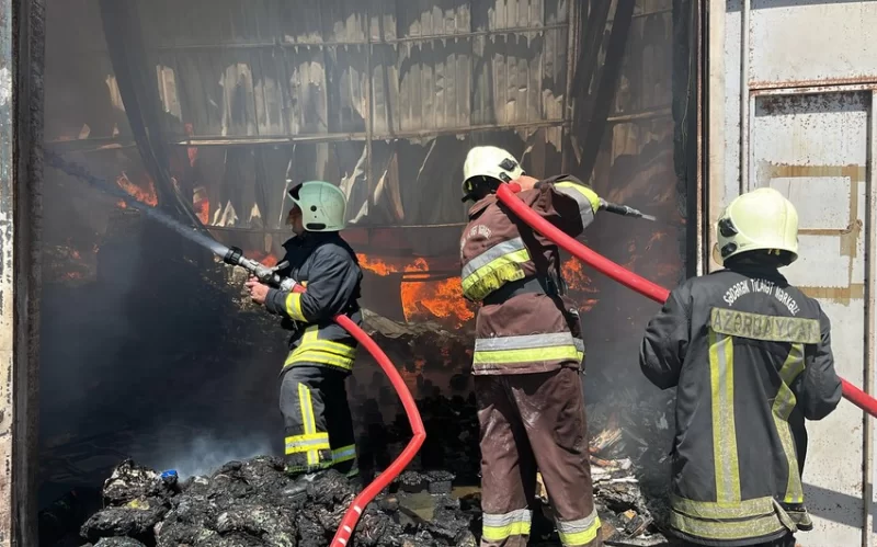 “Sədərək” ticarət mərkəzində güclü YANĞIN - VİDEO - YENİLƏNDİ