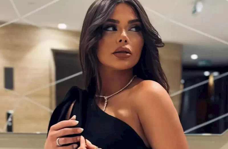 Aysunun səhnə geyimi müzakirələr yaratdı - VİDEO