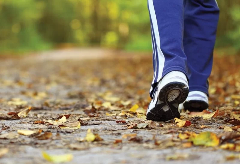 Yeni tədqiqat: gündə 20 dəqiqə gəzinti beyni gəncləşdirə bilər