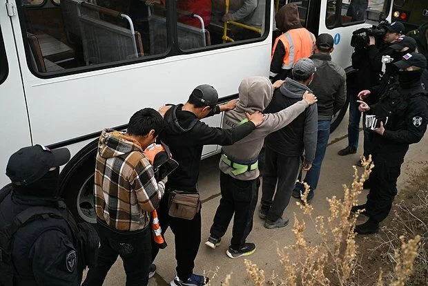 DTX ifşa etdi: Rusiya bu türk dövlətinin vətəndaşlarını görün nəyə cəlb edir