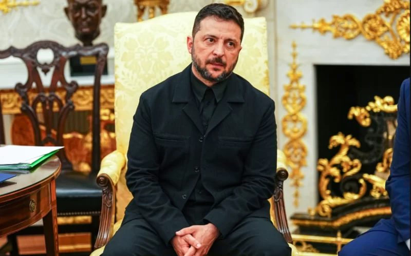 Zelenskinin geyindiyi kosyumla bağlı MARAQLI FAKTLAR