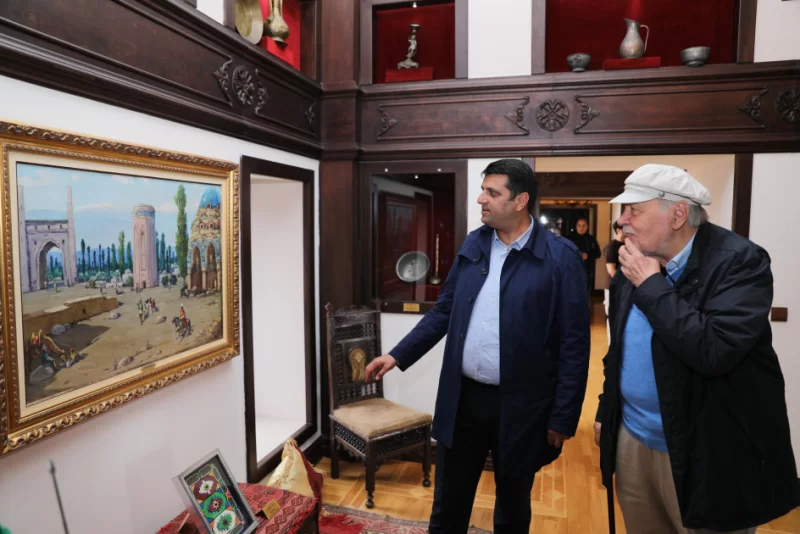 Türkiyəli tarixçi İlbər Ortaylının Naxçıvan səfəri