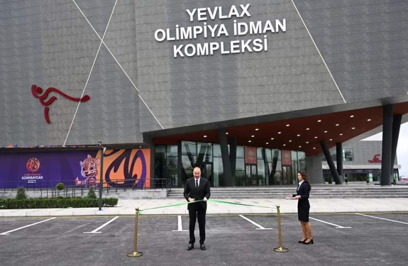 İlham Əliyev Yevlax Olimpiya İdman Kompleksinin açılışını edib