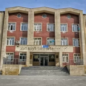 Orta məktəb şagirdini soyundurub videoya çəkiblər?