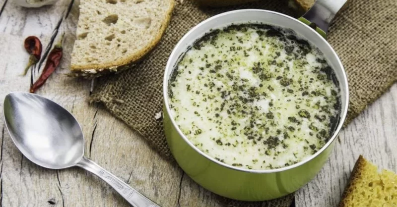 Bu şorba sümükləri beton kimi edir