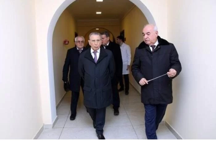 Ramiz Mehdiyevin AMEA-dakı sadiq adamı milyonları mənimsəyib