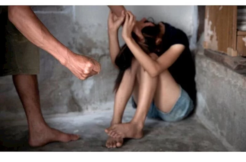 Naxçıvanda dəhşətli hadisə: Sevgilisi ilə danışarkən tutuldu, arvadını asıb öldürdü