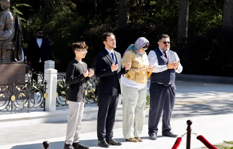 Milli Məclisin sabiq sədrinin ailəsi 30 ildən sonra Bakıda - Fotolar