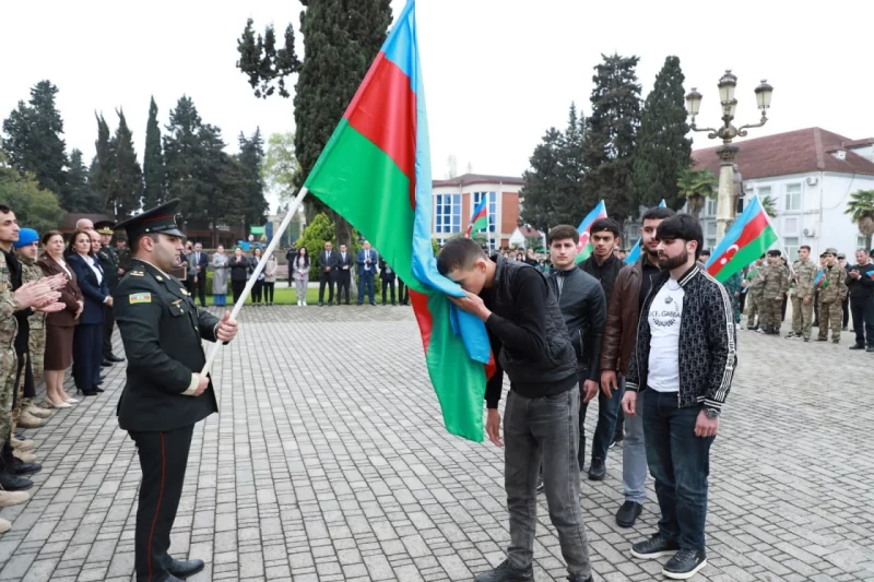 Oğlunu hərbi xidmətə yola salan general-mayorla bağlı maraqlı məlumatlar – Kimdir Xəlilov?