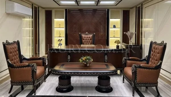 42 yaşında məzun olub, 20 ildir icra başçısıdır - FOTO