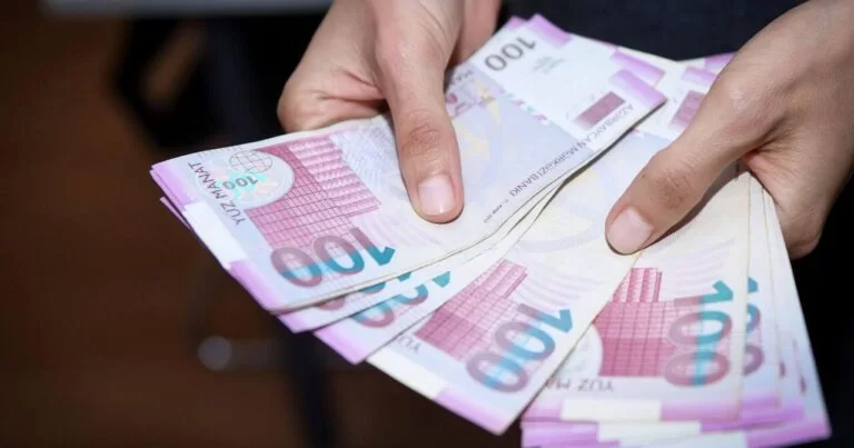 İranda manat bahalaşdı