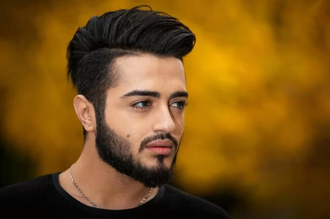 Azərbaycanlı müğənni bu ölkədən uzunmüddətli deport olunub