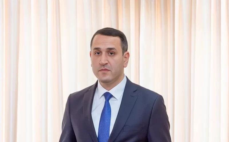 Nazir onu nöqsanlara görə işdən çıxardı