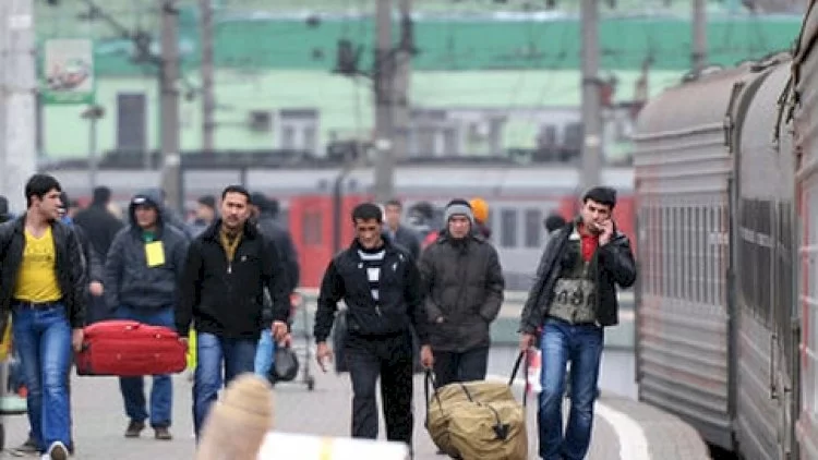 Azərbaycanlıların Rusiyadan ayağı “kəsilir”