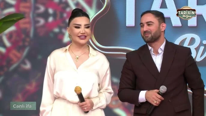 Əməkdar artist duet ortağı ilə sevgilidir?