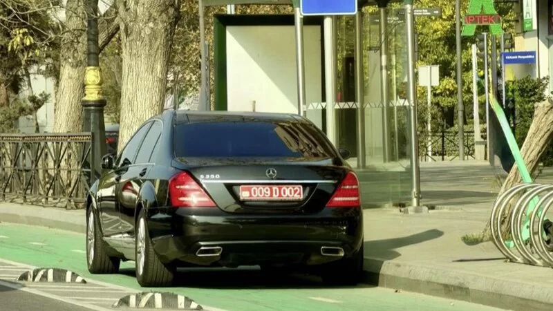 Diplomatik nömrəli avtomobillərin qayda pozuntuları barədə RƏSMİ AÇIQLAMA