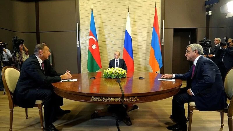 Əliyev güzəştə getmədi, Putinin yanına qaçdılar